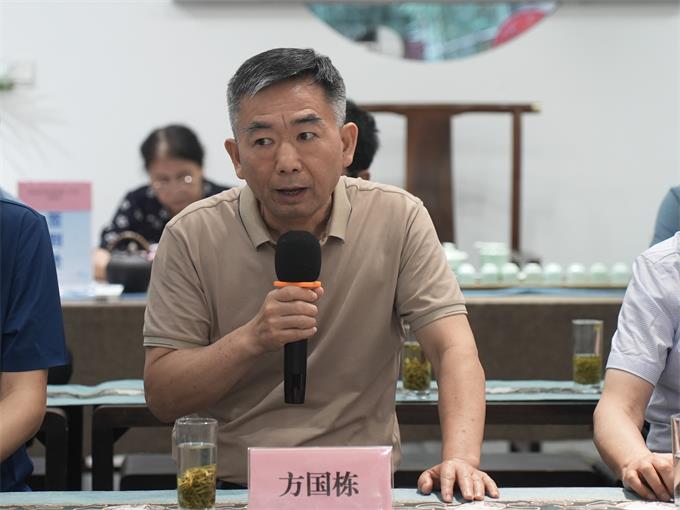 方国栋.jpg 方国栋.jpg